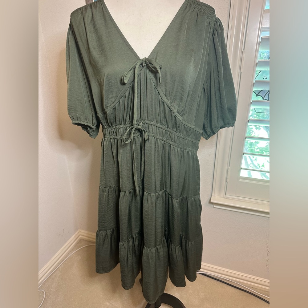 GAP Tie-Front Tiered Mini Dress Size XL Army Green V-Neck Empire Short Sleeve